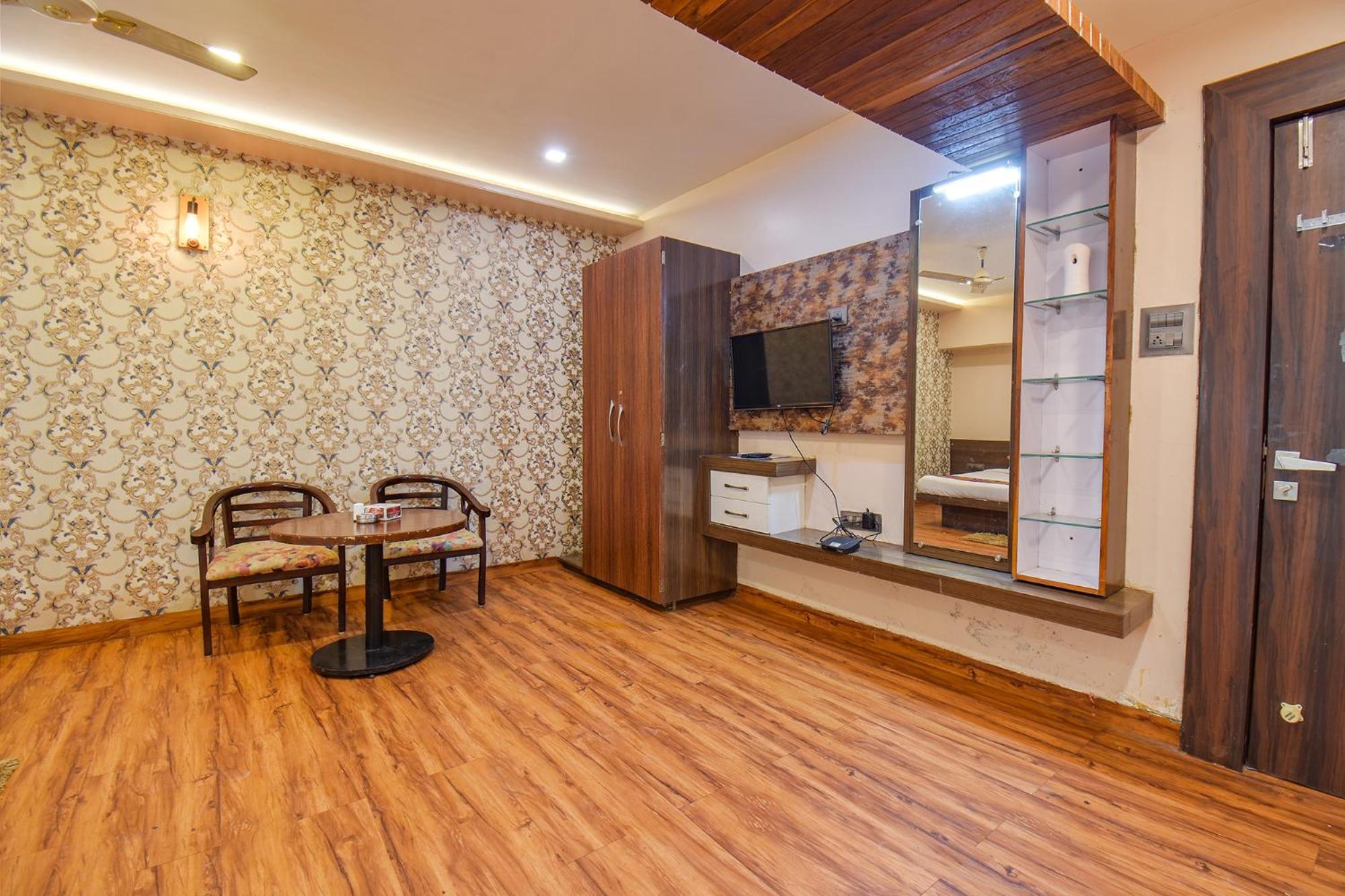מלון Pimpri-Chinchwad Fabexpress Glory - Nr Skywalk Bridge מראה חיצוני תמונה