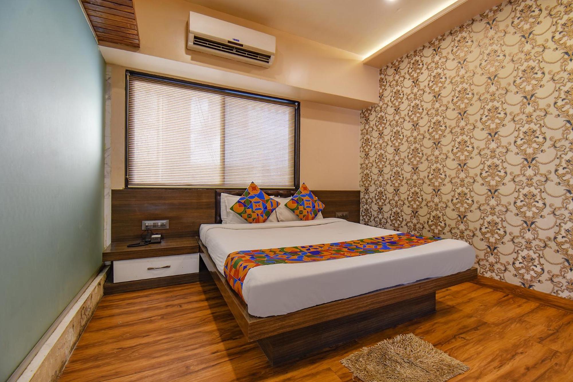 מלון Pimpri-Chinchwad Fabexpress Glory - Nr Skywalk Bridge מראה חיצוני תמונה