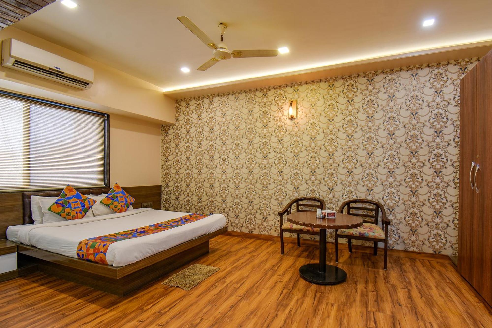 מלון Pimpri-Chinchwad Fabexpress Glory - Nr Skywalk Bridge מראה חיצוני תמונה