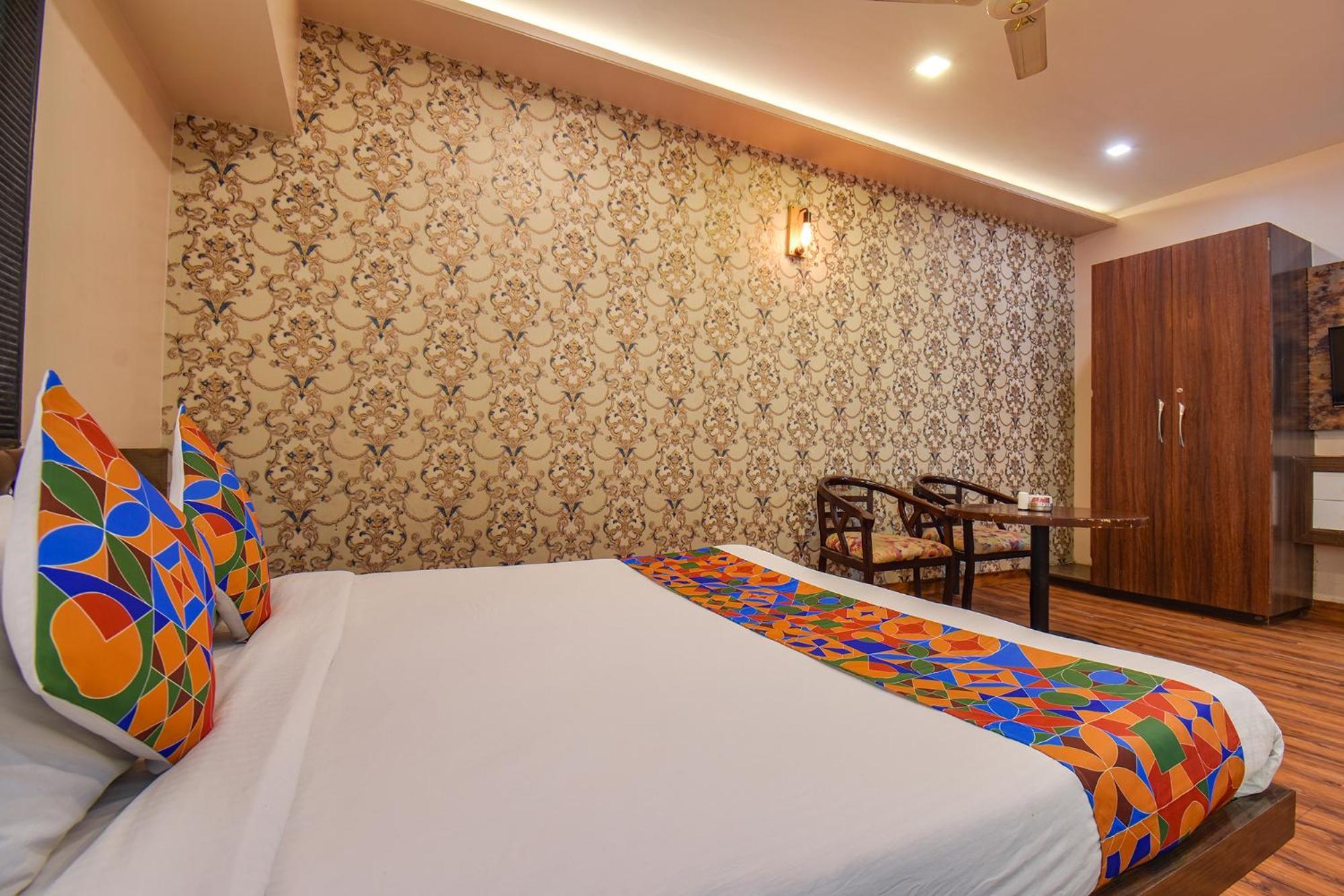 מלון Pimpri-Chinchwad Fabexpress Glory - Nr Skywalk Bridge מראה חיצוני תמונה