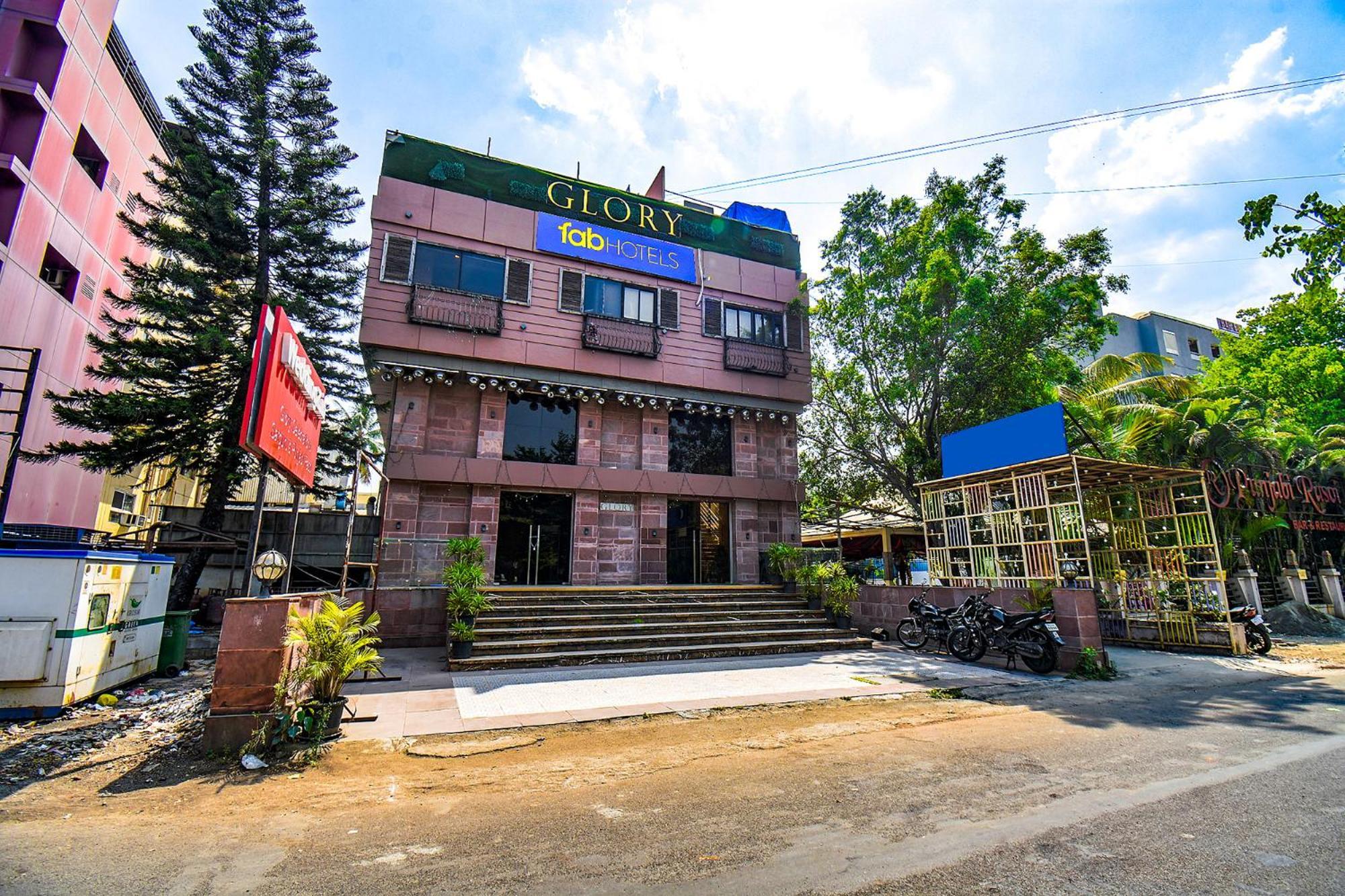 מלון Pimpri-Chinchwad Fabexpress Glory - Nr Skywalk Bridge מראה חיצוני תמונה