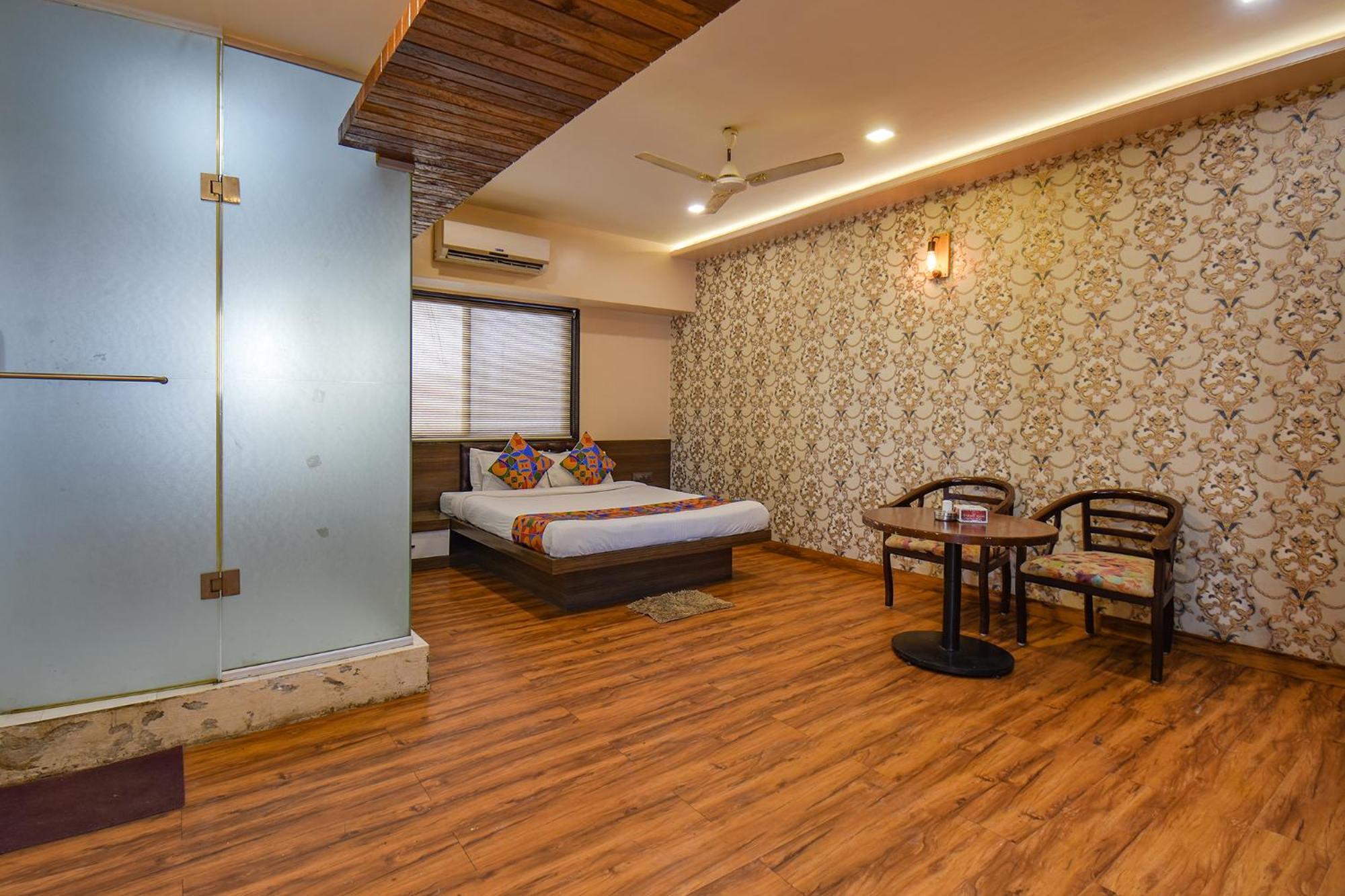מלון Pimpri-Chinchwad Fabexpress Glory - Nr Skywalk Bridge מראה חיצוני תמונה
